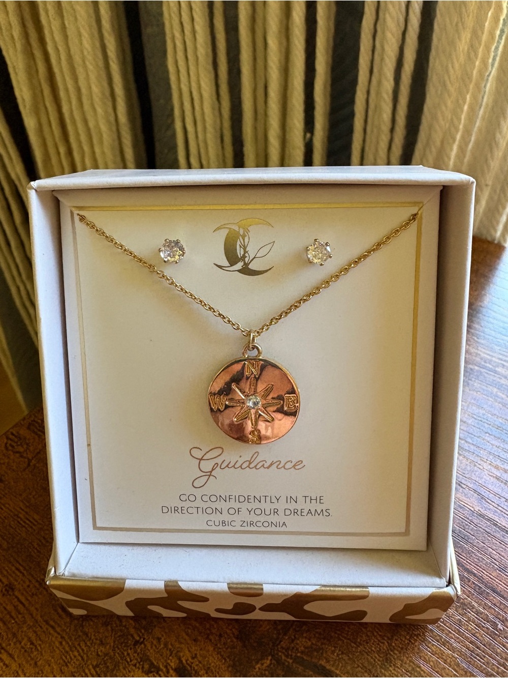 Guidance Compass Pendant Necklace and Stud Earrings – Rose Gold
